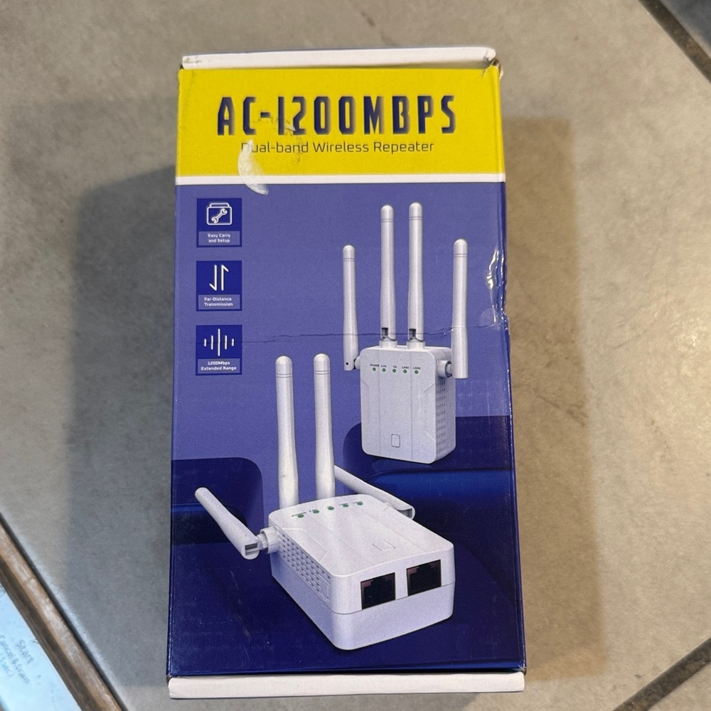AC1200 Dual-Band Wireless Repeater - White